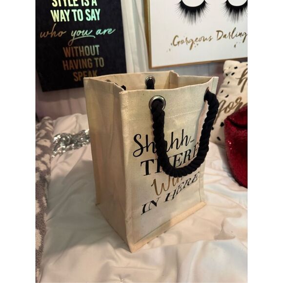 shhh there’s wine in here drink/wine/carrier- tote bag cooler reusable - Picture 2 of 5